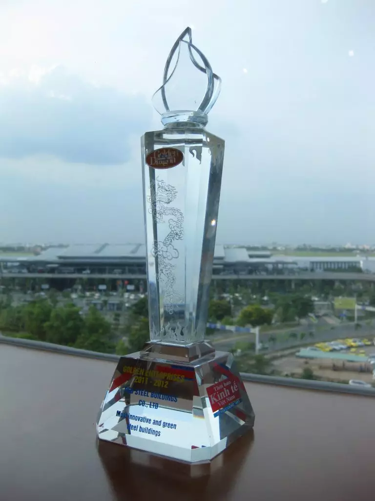 Golden Dragon Award trophy for PEB Steel