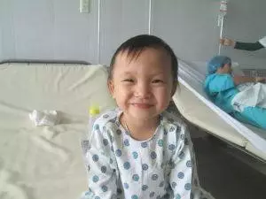 Baby Nguyen Le Minh Tam after having surgery at Da Nang hospital thanks to PEB Foundation and VinaCapital Foundation
